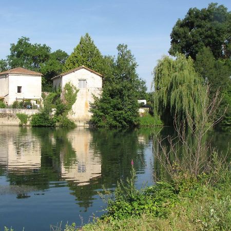 La Rive Chambre D Hotes The Riverside Retreat Jarnac Exterior photo